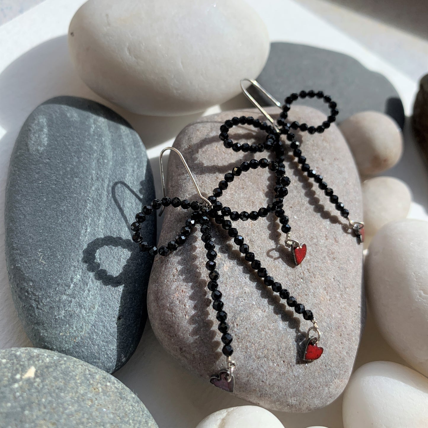 Bow Earring with Onyx beads and Enamelled Dangly Mini Hearts