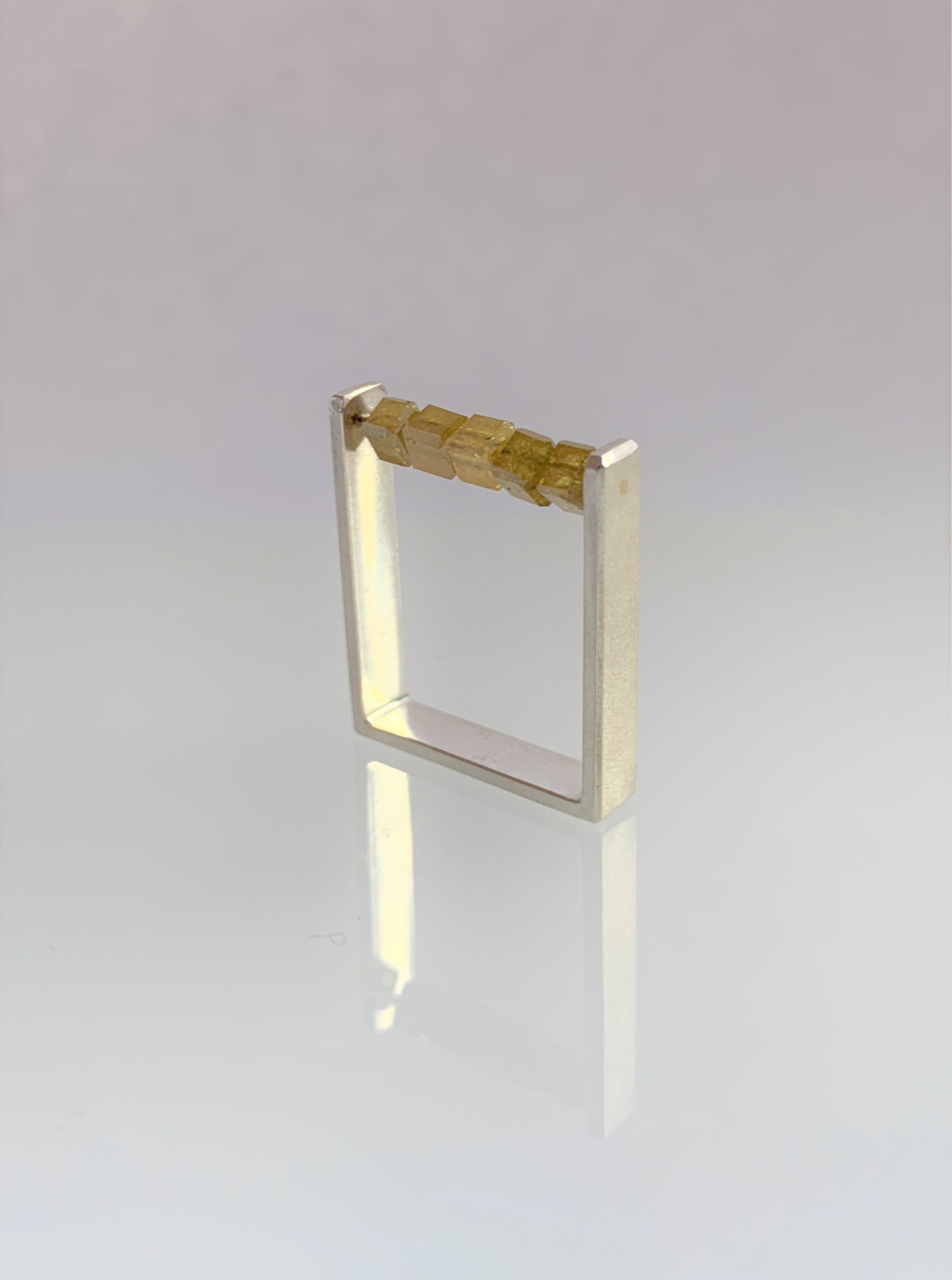 ABACUS I - Single Row Yellow Diamond Bead Square Ring