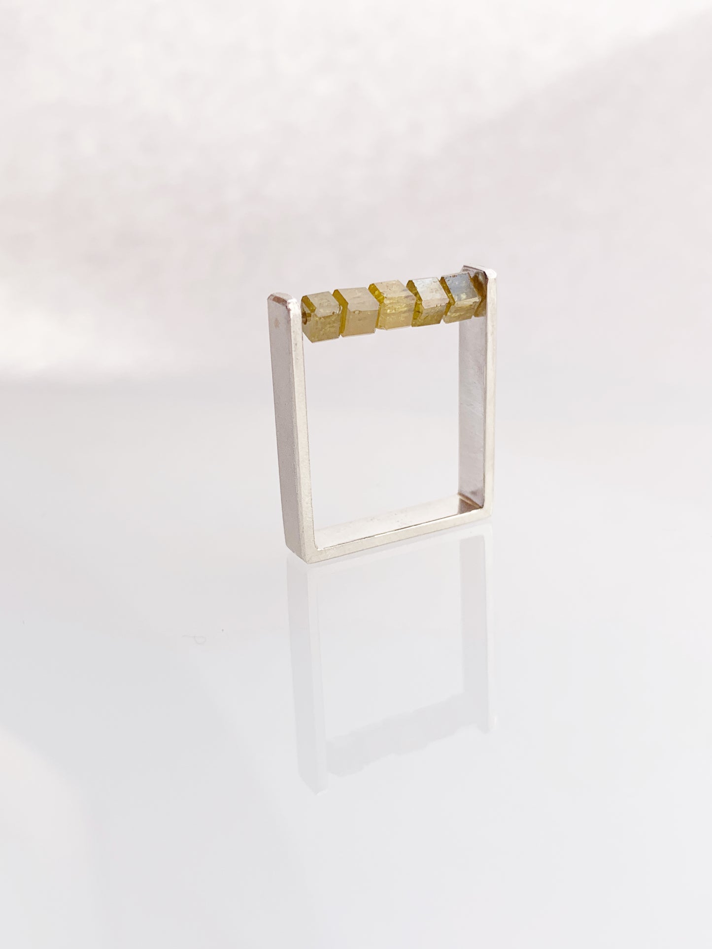 ABACUS I - Single Row Yellow Diamond Bead Square Ring