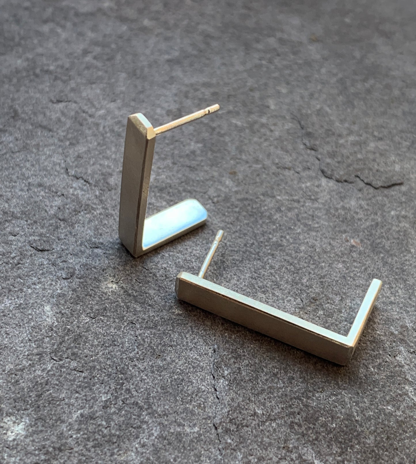 Abacus Long L-shape silver earrings