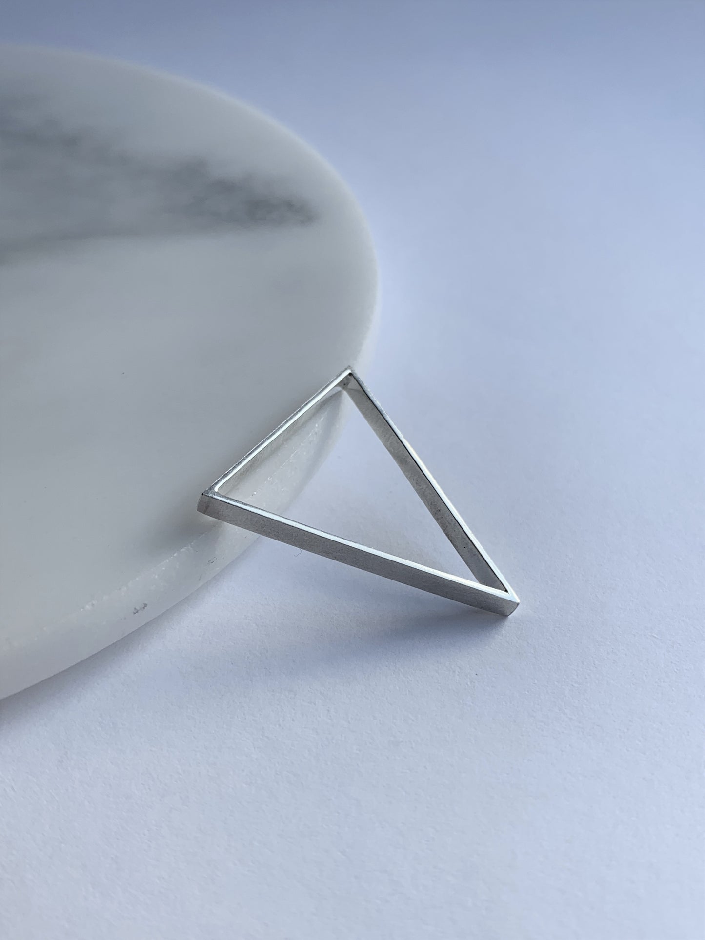 Modern Large 3-Dimensional Triangle Ring