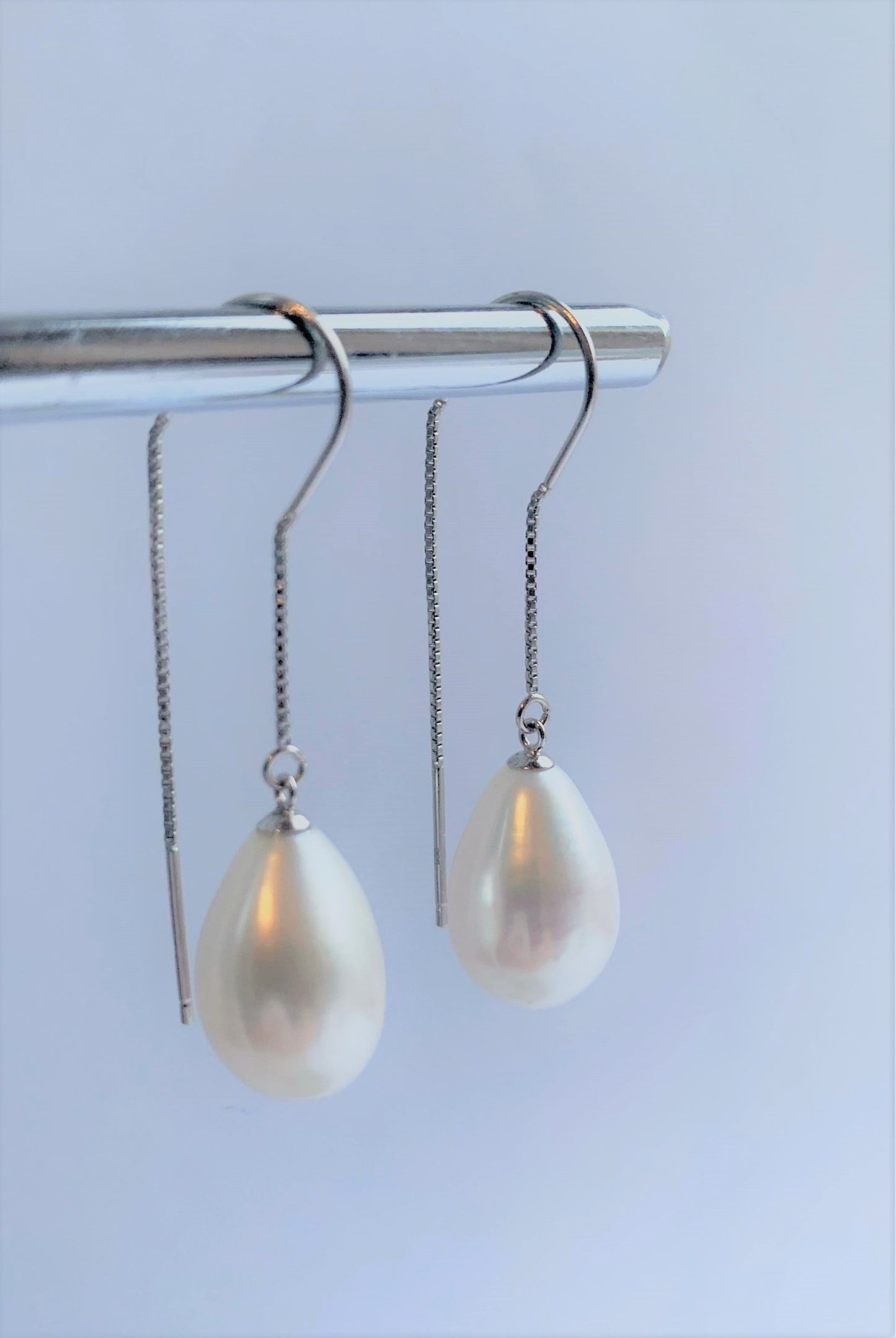 Freshwater pearl drop earrings