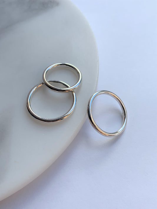 Classic Round Silver or Gold Plain Band